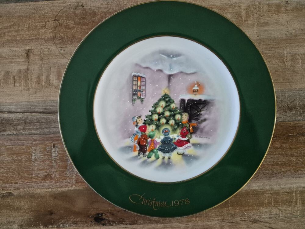 Vintage Limited Edition 1978 Norman Rockwell Christmas Plate with /Box